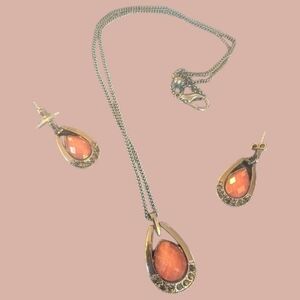 EUC Elegant Red Goldstone Teardrop Pendant Necklace & Earrings Set W/ Rhinestone